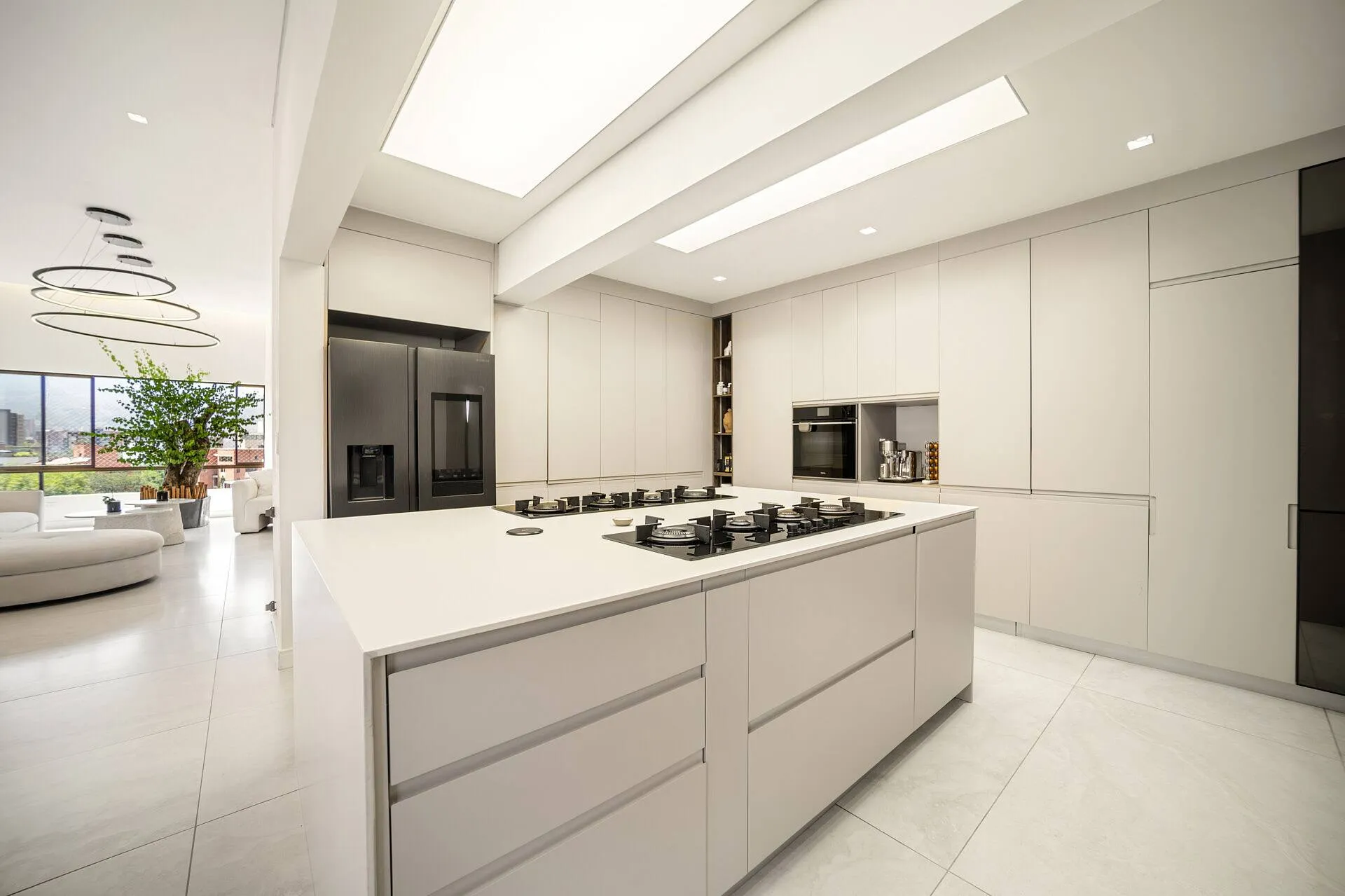 San Lucas Penthouse, El Poblado, Medellín (view 7)