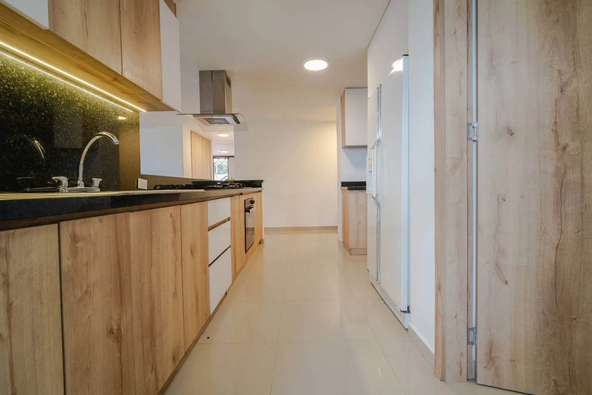 San Lucas Residence, El Poblado, Medellín (view 6)